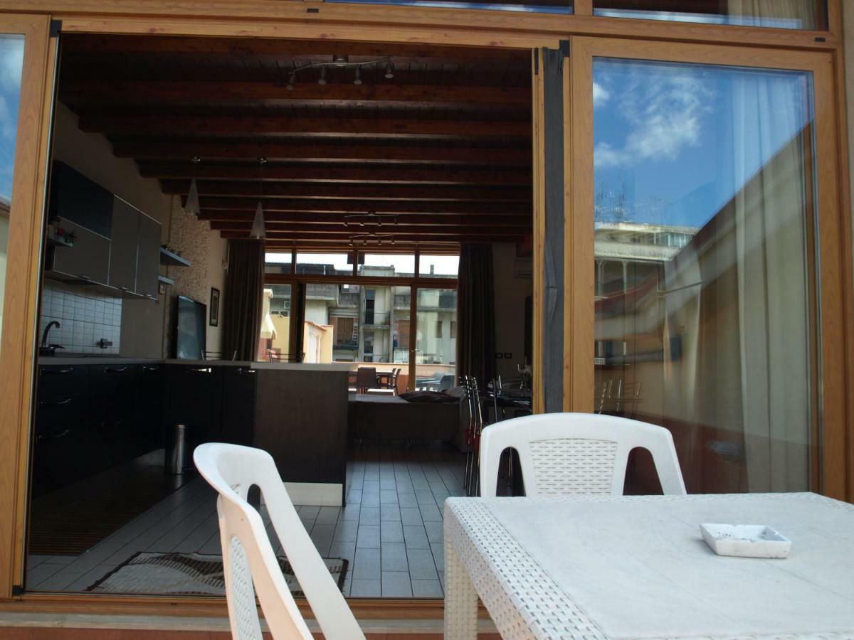 A Due Passi Da Tutto Apartment Catania Exterior photo